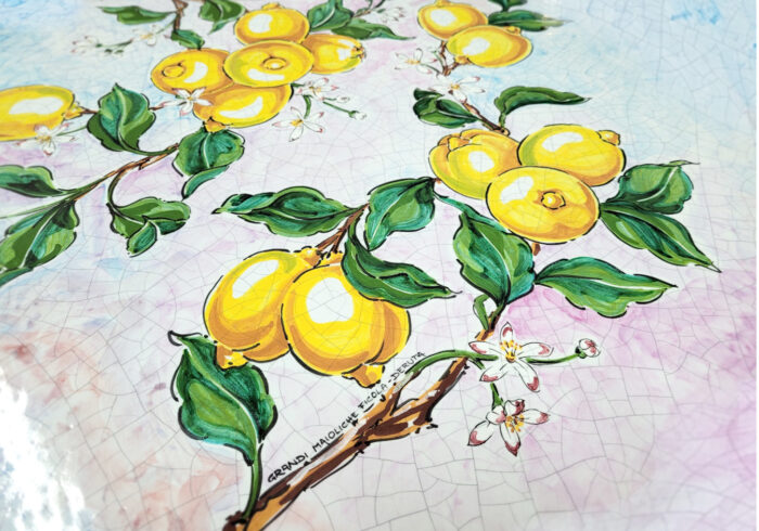 Tralcio di limoni, ručne maľovaný okrúhly stôl z lávového kameňa