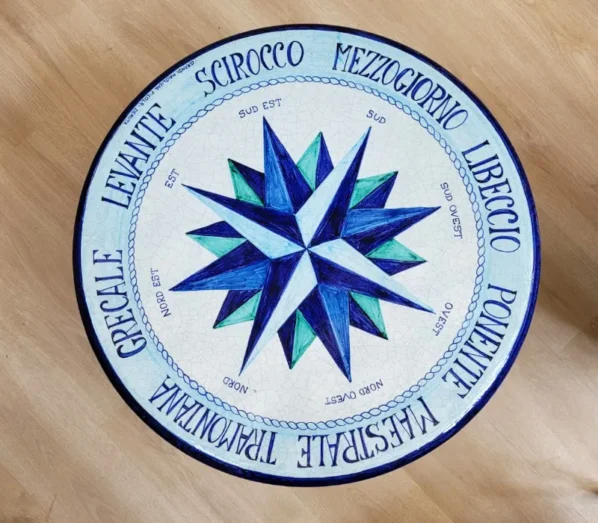Rosa dei Venti Blu, ručne maľovaný okrúhly stôl z lávového kameňa