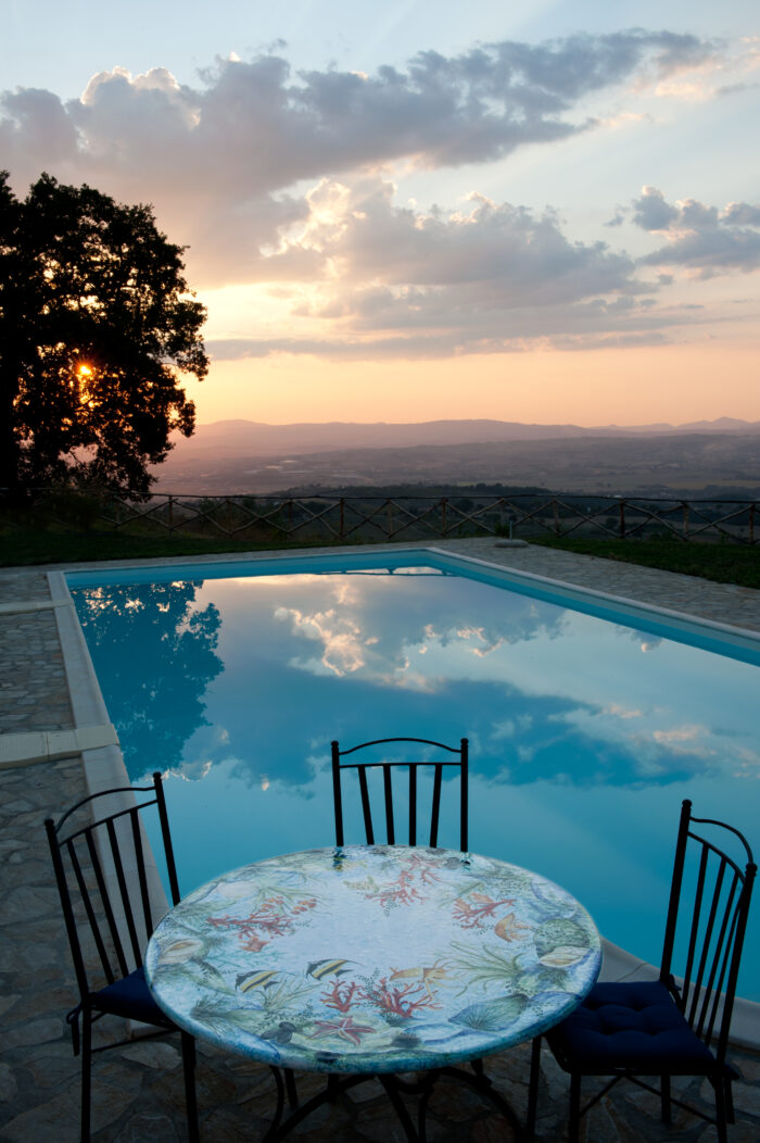 Oceano blu, ručne maľovaný okrúhly stôl z lávového kameňa