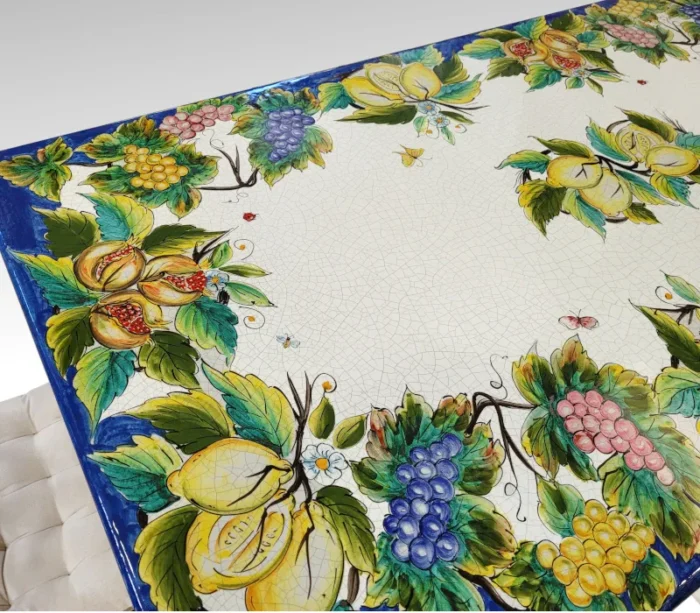 Dea, ručne maľovaný oválny stôl z lávového kameňa